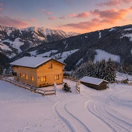 Huettenurlaub In Rauris Traumhafte Alleinlage Mitten Im Skigebiet & Wandergebiet